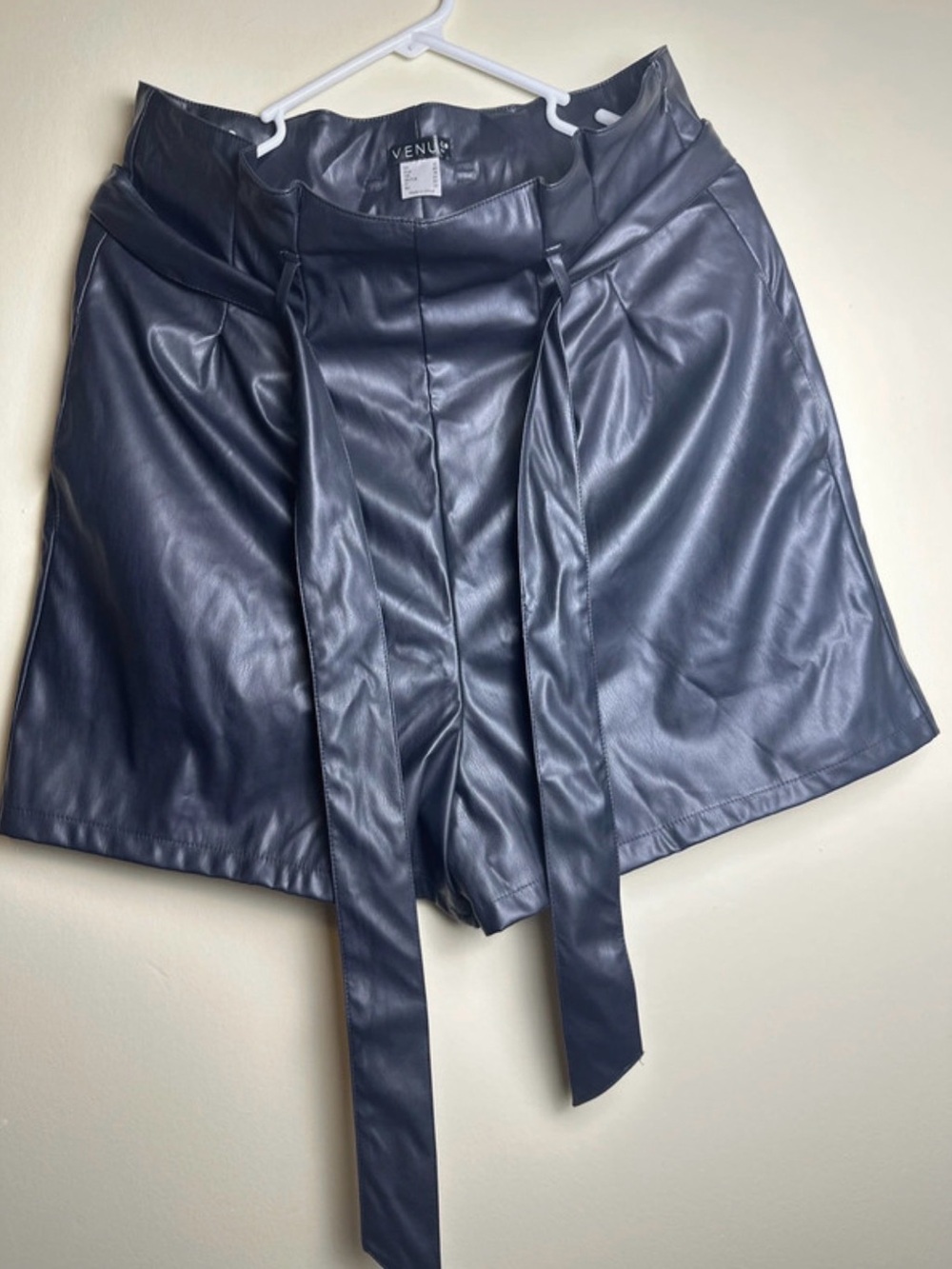 VENUS Black Faux Leather High-Waist Tie Shorts Size 12